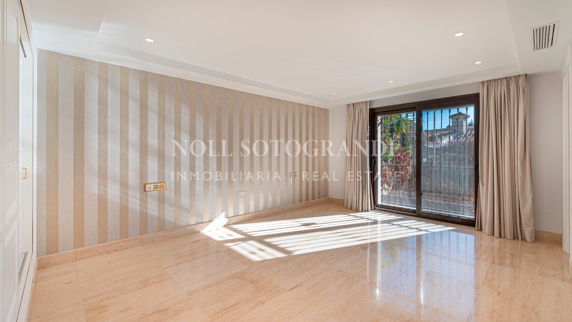 Villa zum Verkauf in El Herrojo, Benahavis