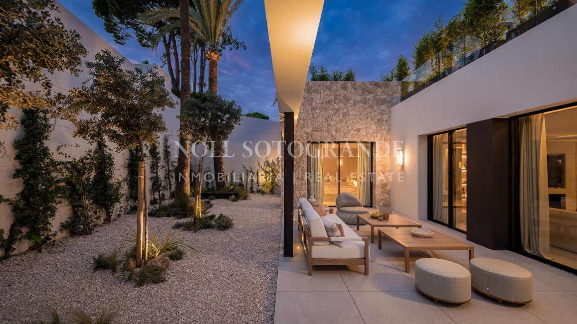 Villa zum Verkauf in Haza del Conde, Nueva Andalucia