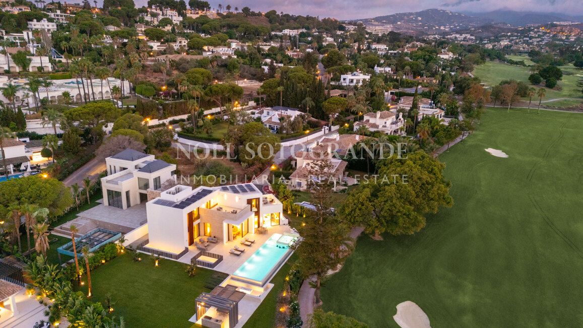 Villa zum Verkauf in Las Brisas, Nueva Andalucia