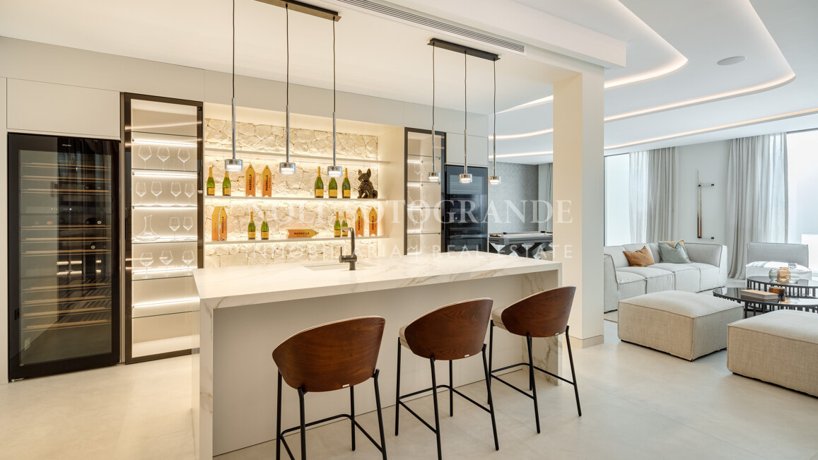 Villa zum Verkauf in Las Brisas, Nueva Andalucia