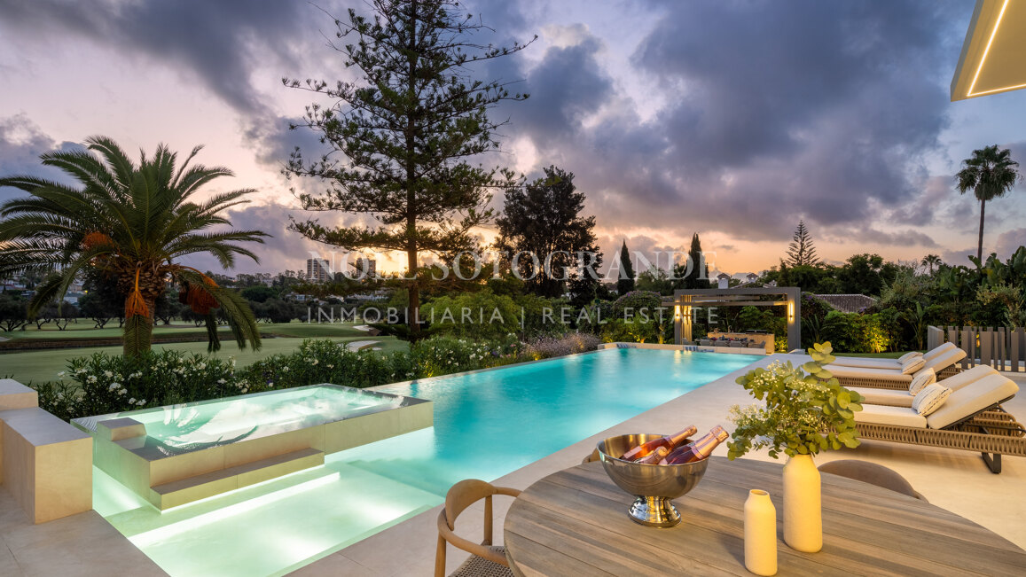 Villa zum Verkauf in Las Brisas, Nueva Andalucia