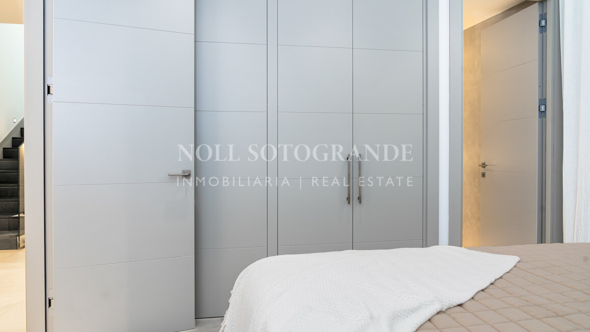Contemporary villa within walking distance to the beach and amenities in Nueva Andalucia