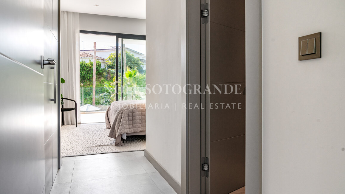 Contemporary villa within walking distance to the beach and amenities in Nueva Andalucia
