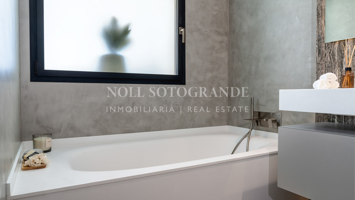 Contemporary villa within walking distance to the beach and amenities in Nueva Andalucia