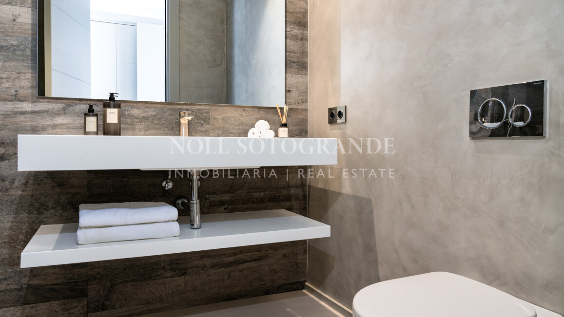 Contemporary villa within walking distance to the beach and amenities in Nueva Andalucia