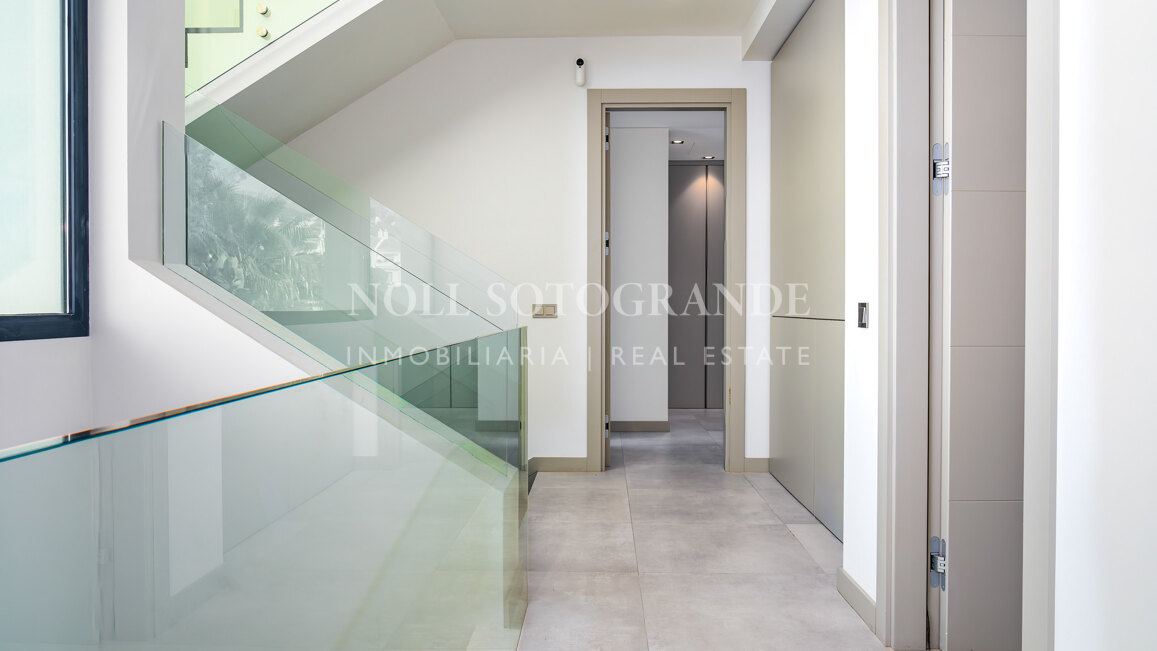 Contemporary villa within walking distance to the beach and amenities in Nueva Andalucia