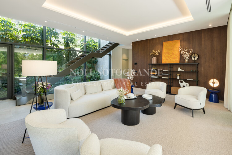 Brand new 6-bedroom golf villa in Nueva Andalucia, Marbella