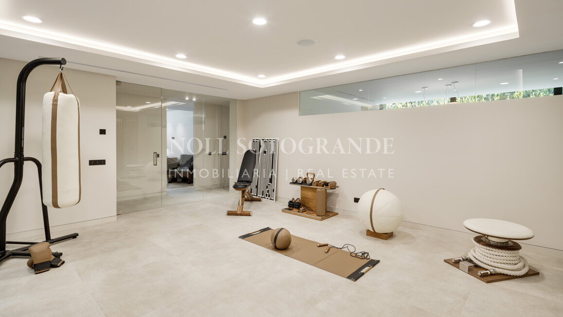 Brand new 6-bedroom golf villa in Nueva Andalucia, Marbella