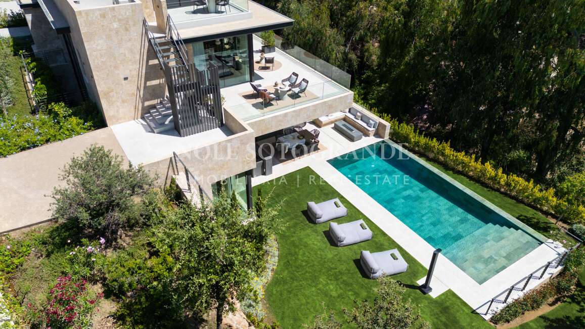 Brand new 6-bedroom golf villa in Nueva Andalucia, Marbella