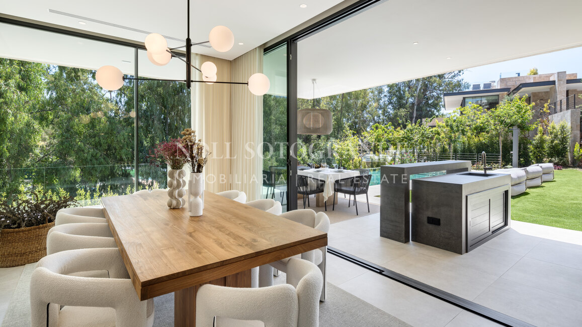 Brand new 6-bedroom golf villa in Nueva Andalucia, Marbella