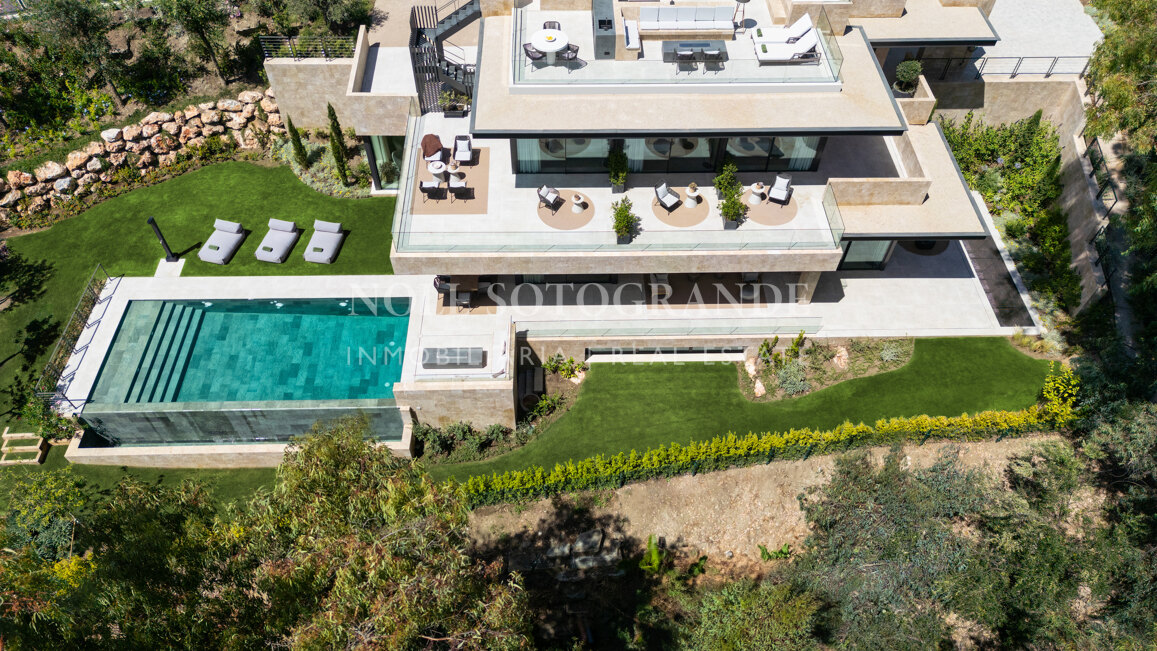 Brand new 6-bedroom golf villa in Nueva Andalucia, Marbella