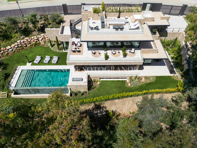 Brand new 6-bedroom golf villa in Nueva Andalucia, Marbella