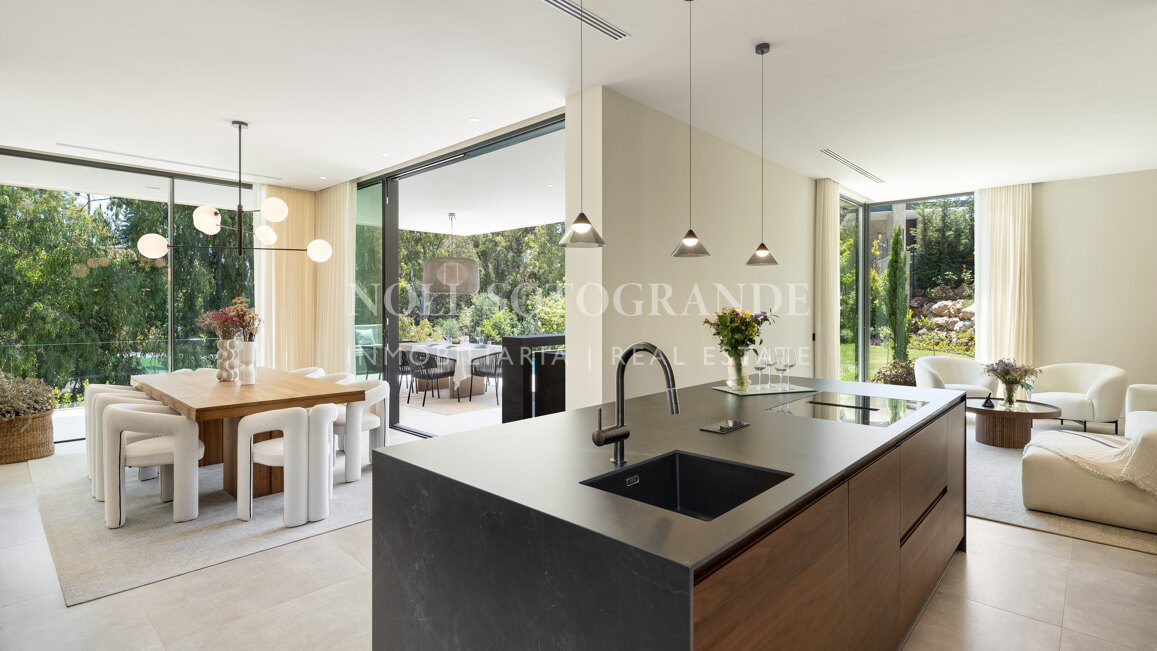 Brand new 6-bedroom golf villa in Nueva Andalucia, Marbella