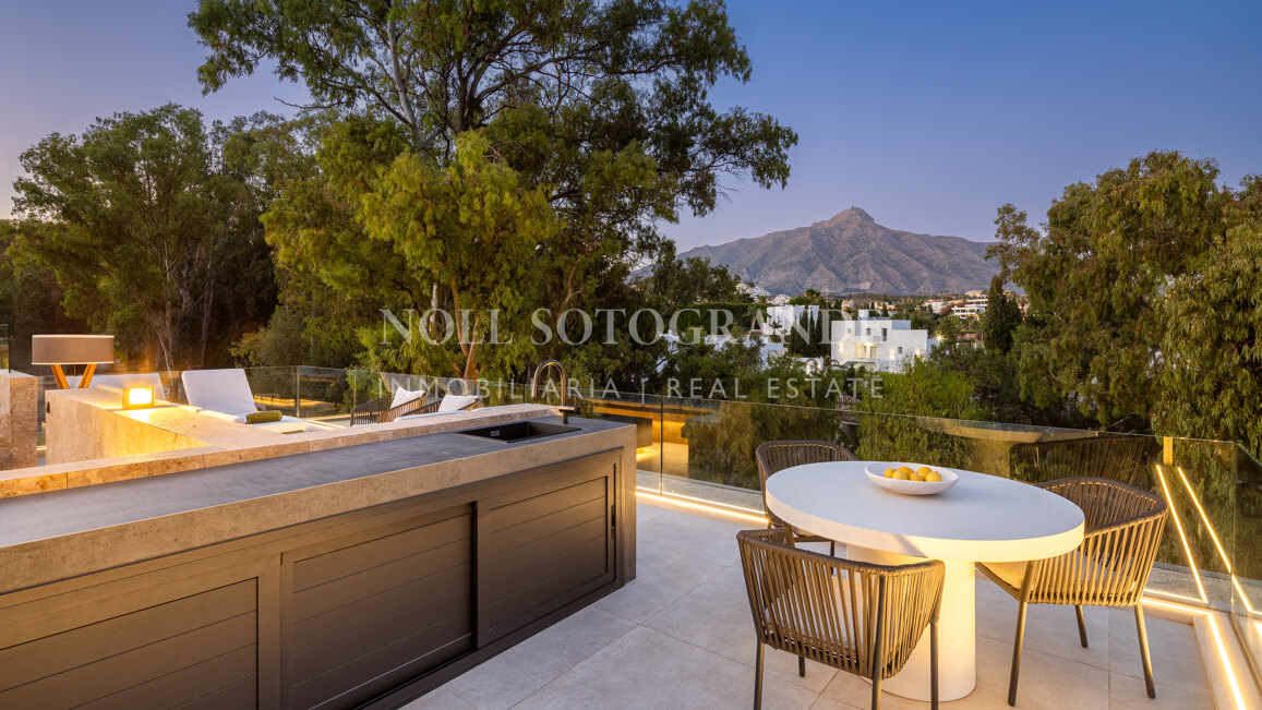 Brand new 6-bedroom golf villa in Nueva Andalucia, Marbella