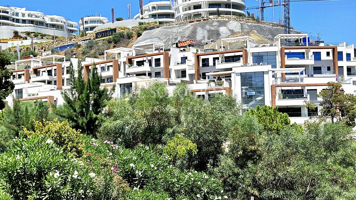 Contemporary penthouse with sea and golf views above La Quinta Golf, Benahavís