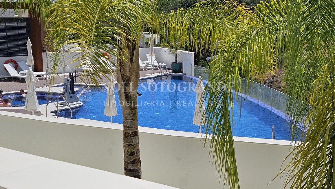 Contemporary penthouse with sea and golf views above La Quinta Golf, Benahavís