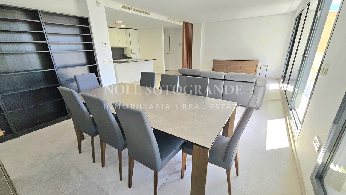 Contemporary penthouse with sea and golf views above La Quinta Golf, Benahavís