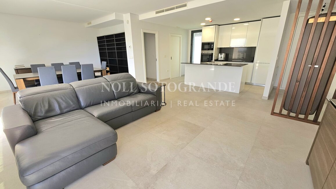 Contemporary penthouse with sea and golf views above La Quinta Golf, Benahavís