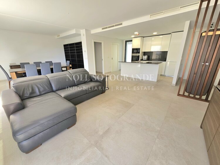 Moderno Ático con vistas al mar y al golf por encima de La Quinta Golf, Benahavís