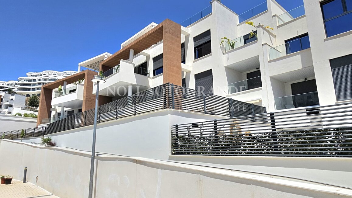 Contemporary penthouse with sea and golf views above La Quinta Golf, Benahavís