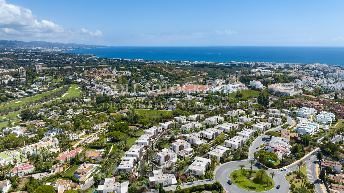 Villa for sale in Las Brisas, Nueva Andalucia