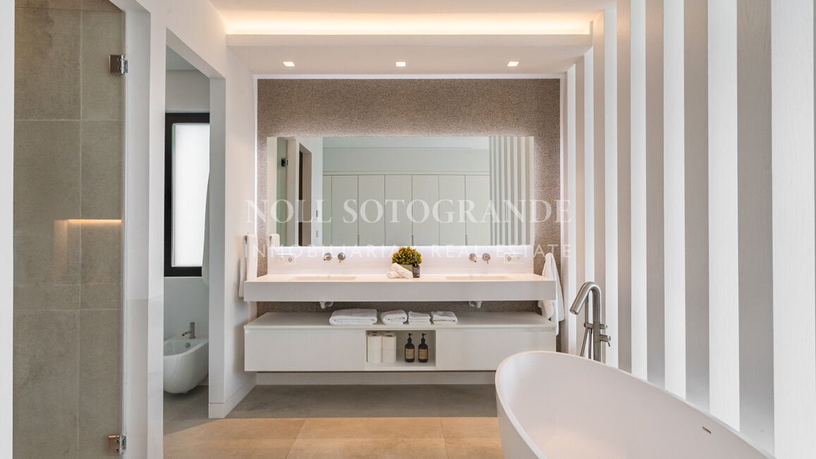 Luxury golf villa in Nueva Andalucia's Golf Valley, Marbella