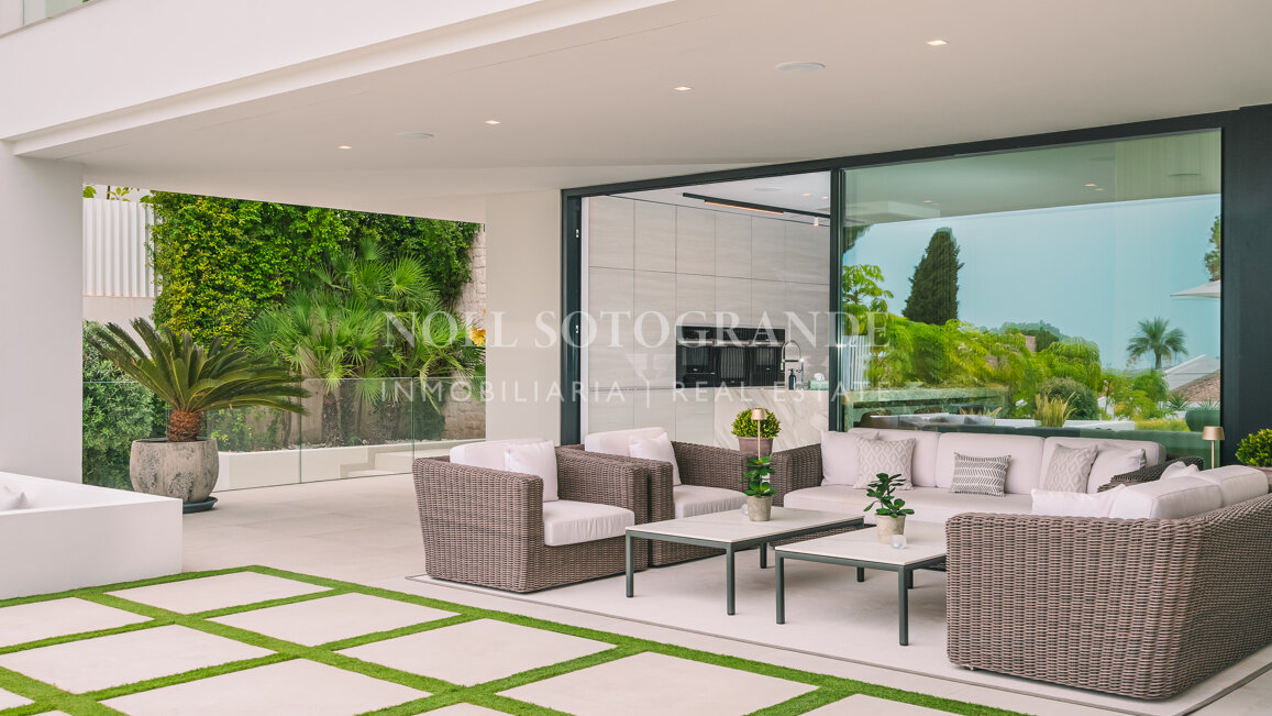 Luxury golf villa in Nueva Andalucia's Golf Valley, Marbella