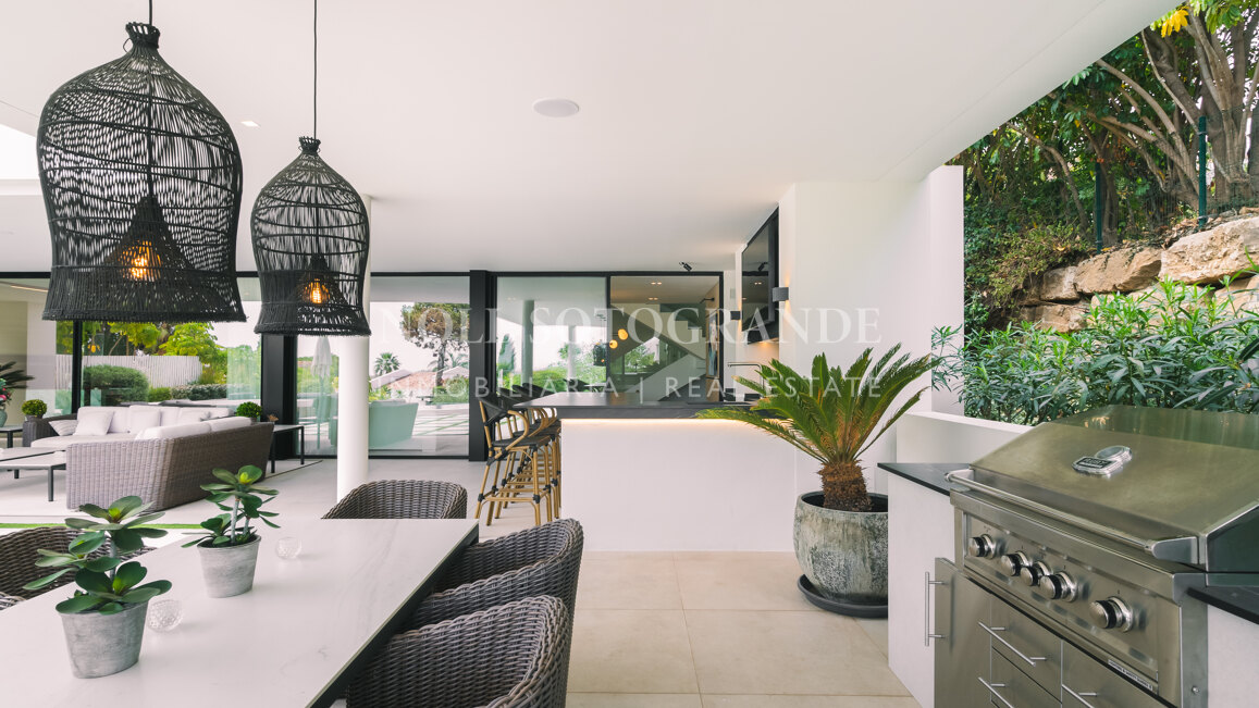 Luxury golf villa in Nueva Andalucia's Golf Valley, Marbella