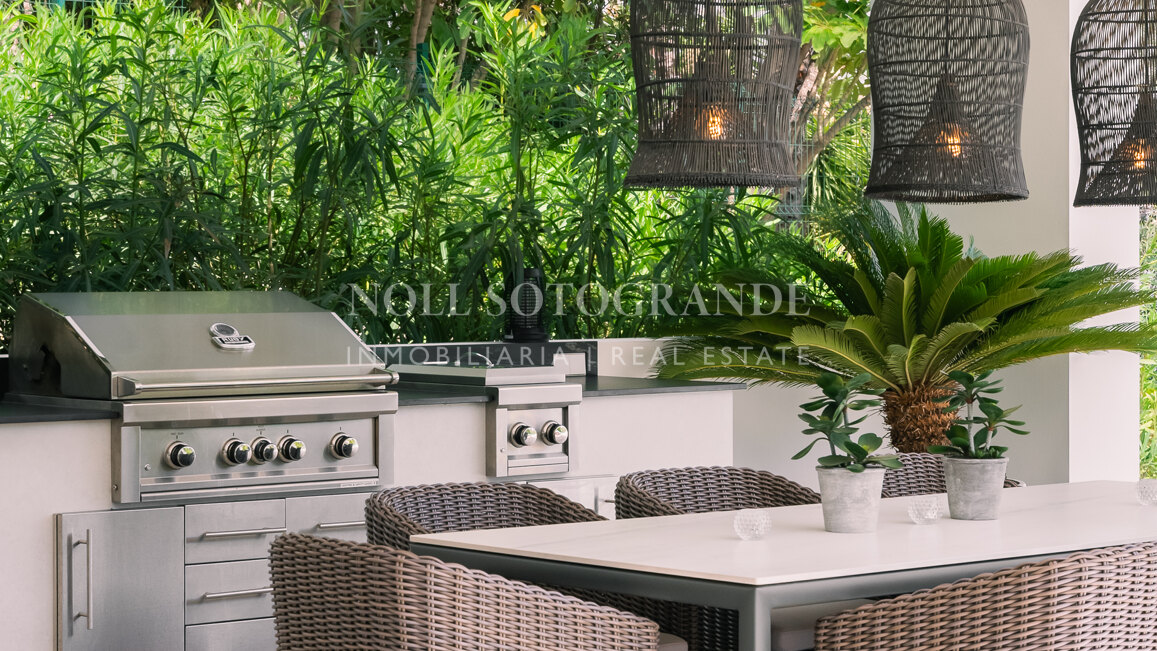 Luxury golf villa in Nueva Andalucia's Golf Valley, Marbella