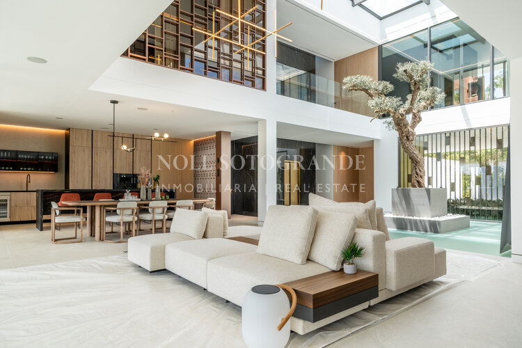 Villa for sale in Marbella Golden Mile