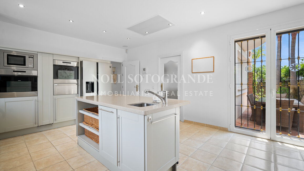 Villa zum Verkauf in La Reserva de la Quinta, Benahavis