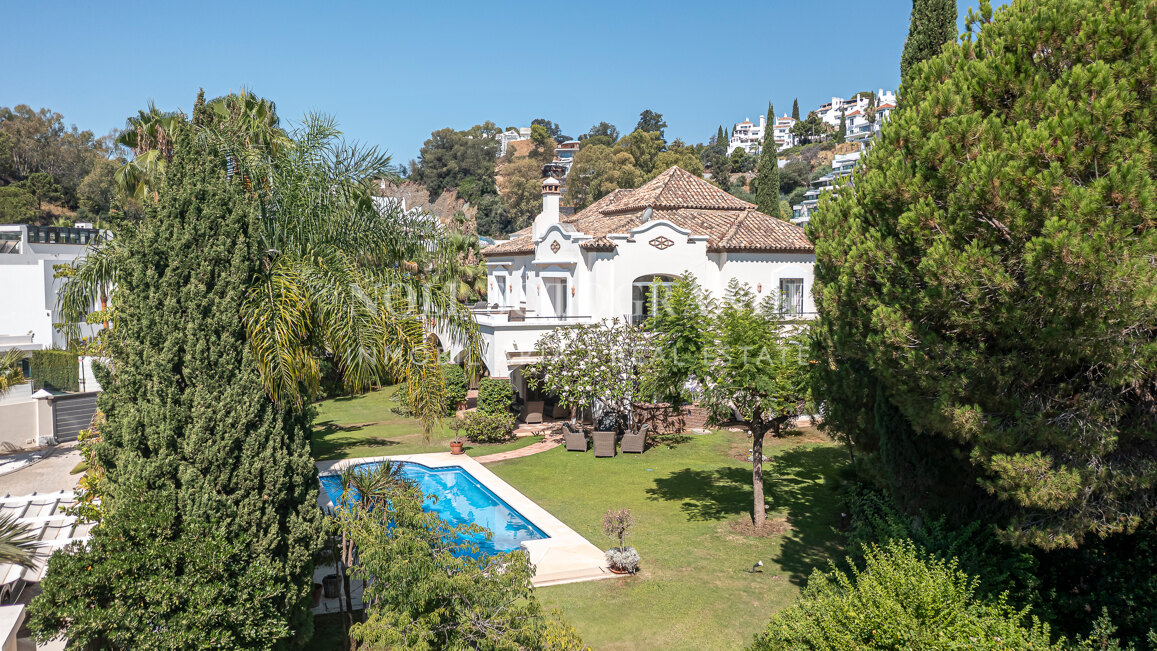 Frontline golf 5-bed villa in La Reserva de La Quinta