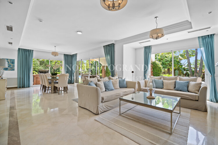 Villa en venta en La Reserva de la Quinta, Benahavis