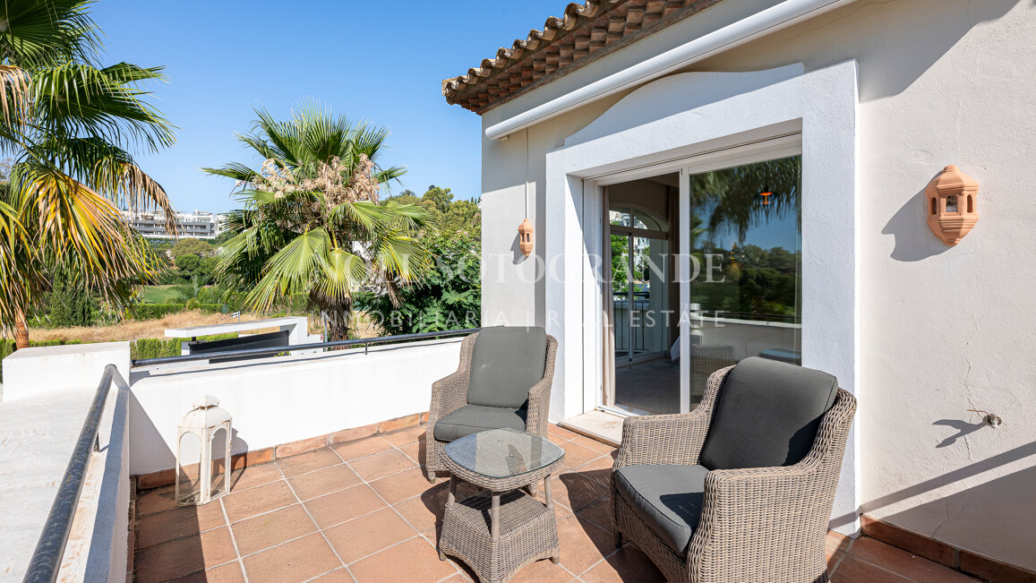 Frontline golf 5-bed villa in La Reserva de La Quinta