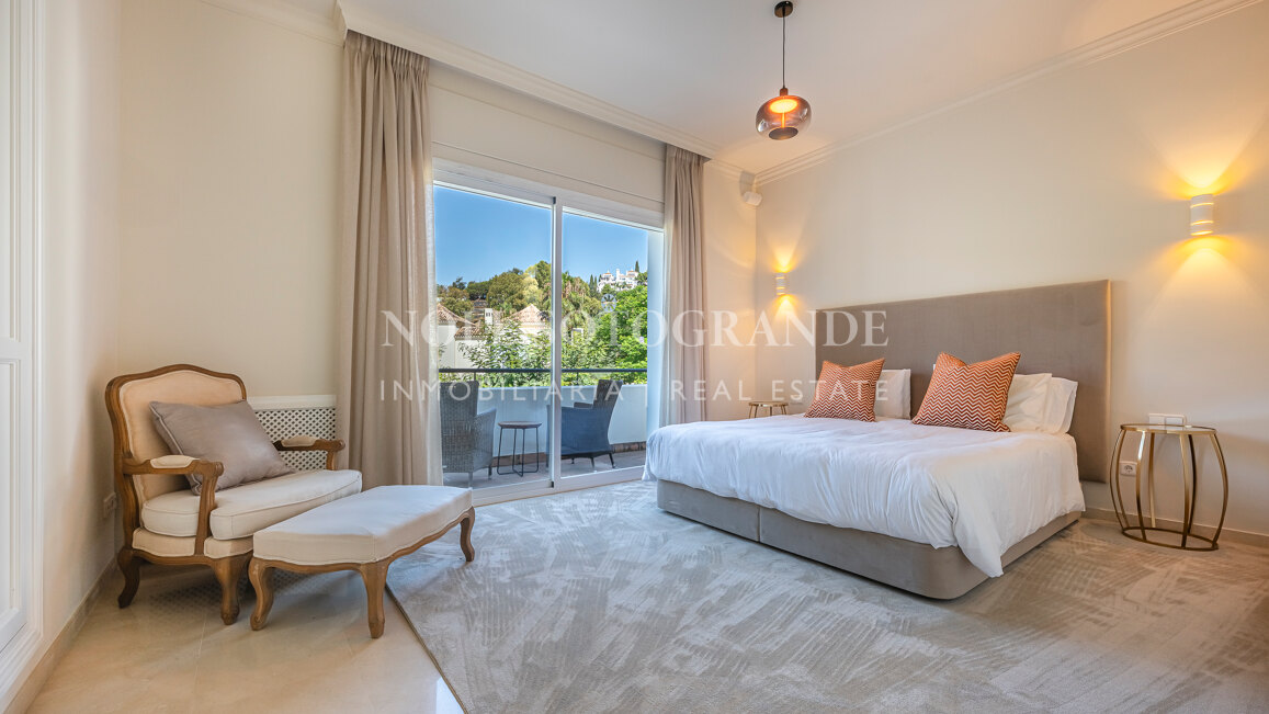 Frontline golf 5-bed villa in La Reserva de La Quinta