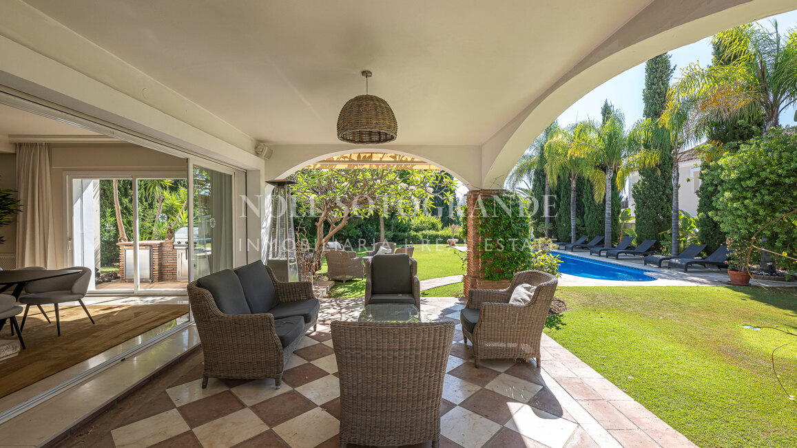Frontline golf 5-bed villa in La Reserva de La Quinta