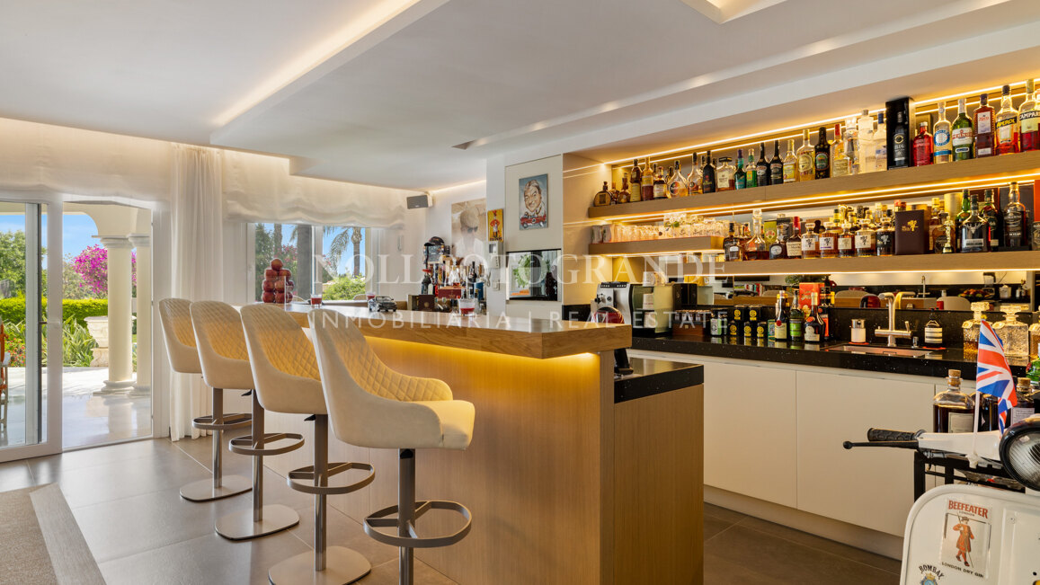 Marbella Villa in La Cerquilla, in The Golf Valley of Nueva Andalucia