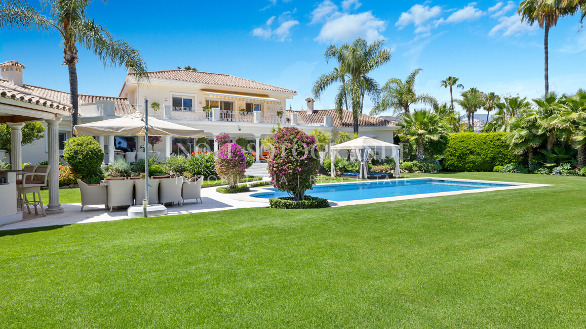 Marbella Villa in La Cerquilla, in The Golf Valley of Nueva Andalucia