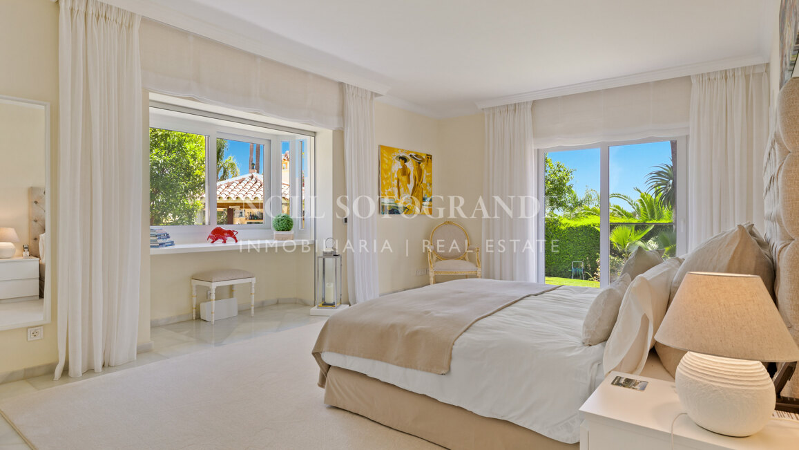 Marbella Villa in La Cerquilla, in The Golf Valley of Nueva Andalucia