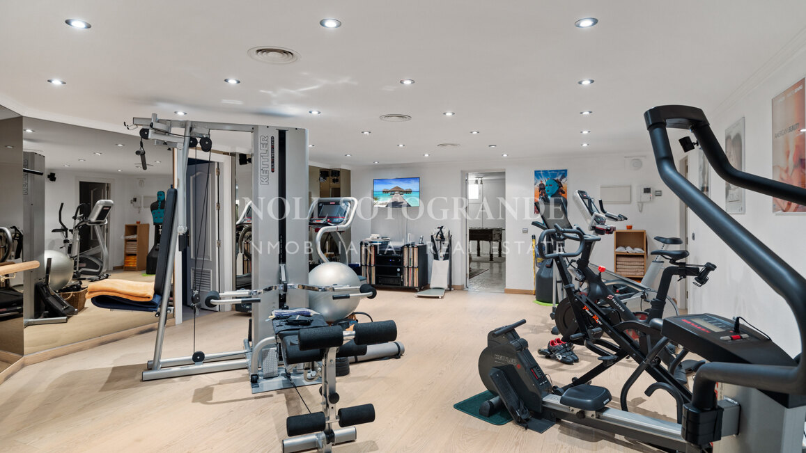 Marbella Villa in La Cerquilla, in The Golf Valley of Nueva Andalucia