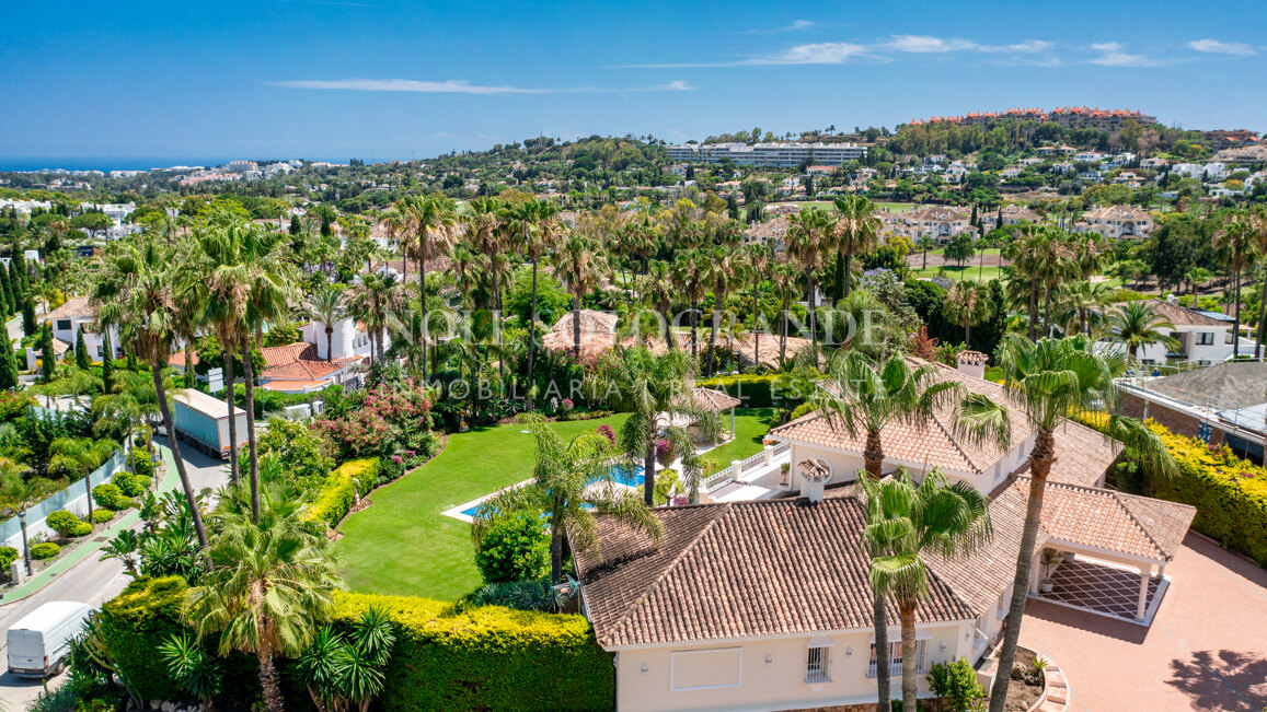 Marbella Villa in La Cerquilla, in The Golf Valley of Nueva Andalucia
