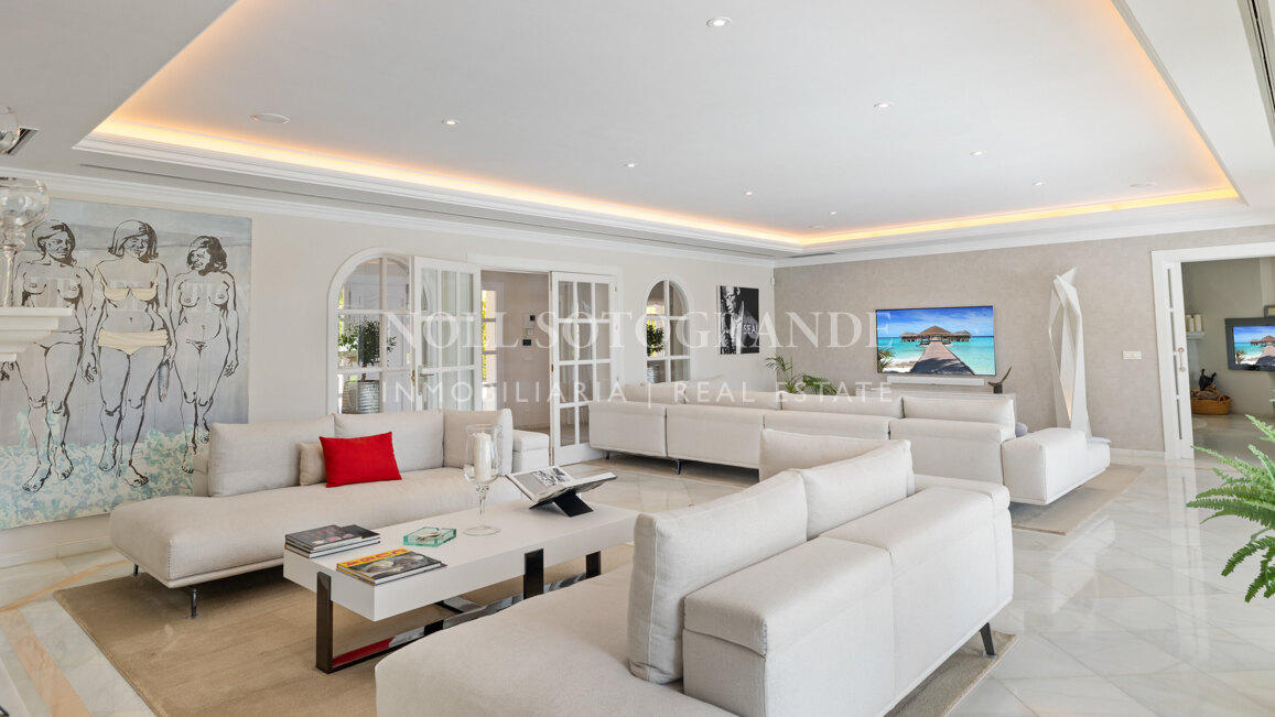 Marbella Villa in La Cerquilla, in The Golf Valley of Nueva Andalucia