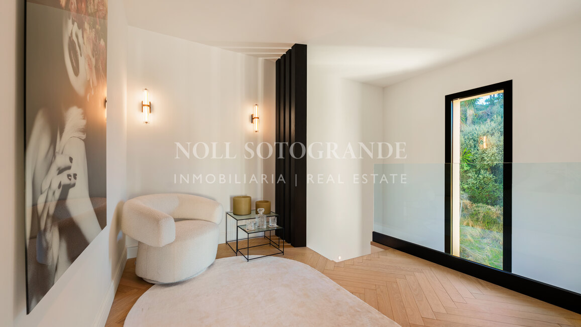 Fully renovated duplex penthouse with sea, lake and mountain views in Nueva Andalucia, Marbella