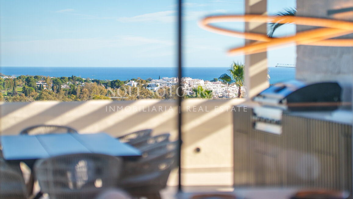 Fully renovated duplex penthouse with sea, lake and mountain views in Nueva Andalucia, Marbella