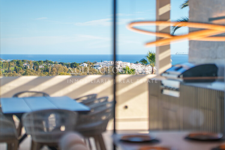 Fully renovated duplex penthouse with sea, lake and mountain views in Nueva Andalucia, Marbella