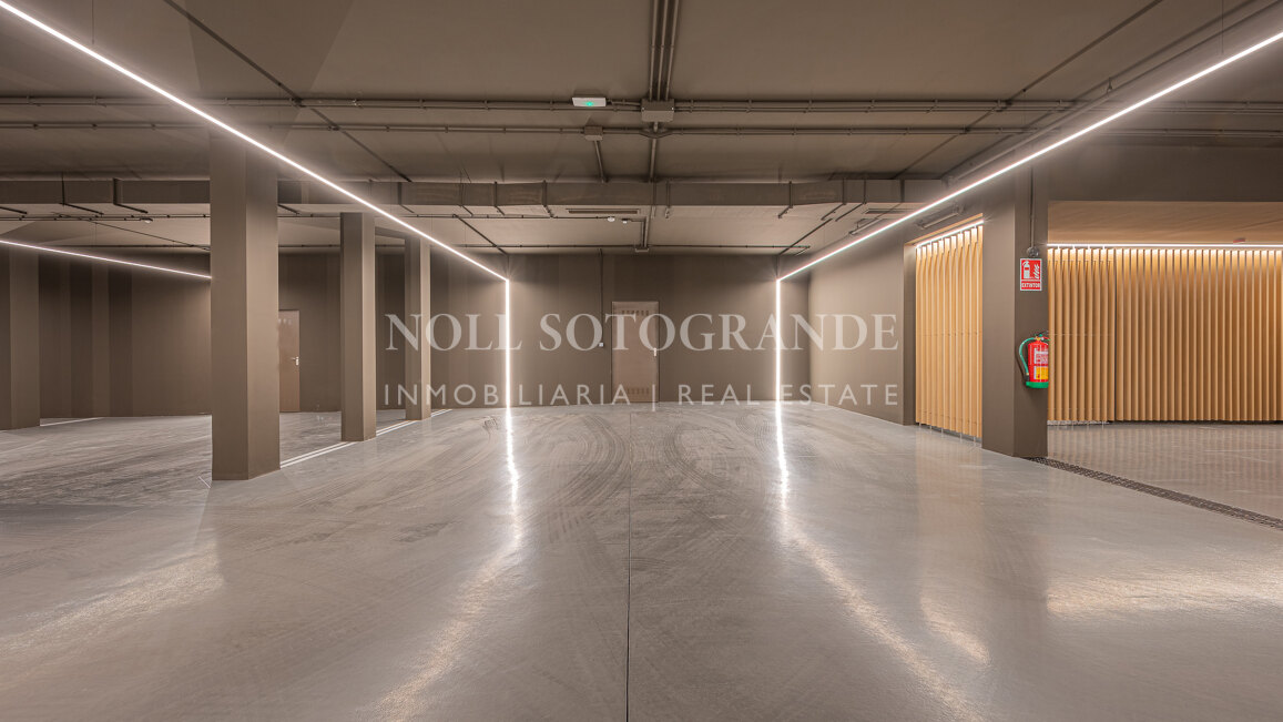 Contemporary apartment with open sea and golf views in La Quinta, Benahavis