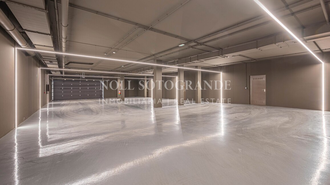 Contemporary apartment with open sea and golf views in La Quinta, Benahavis