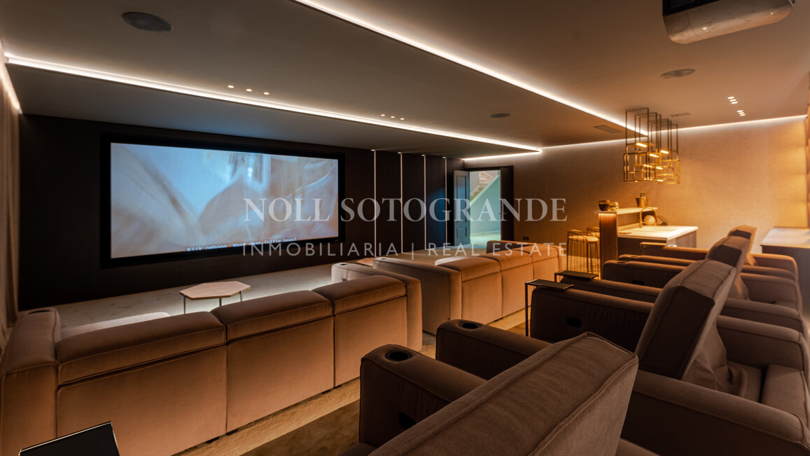 Villa zum Verkauf in El Herrojo, Benahavis