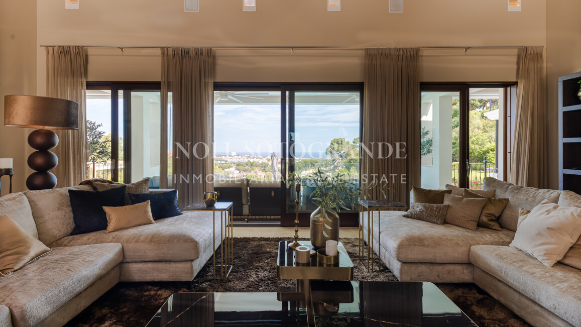 Villa zum Verkauf in El Herrojo, Benahavis