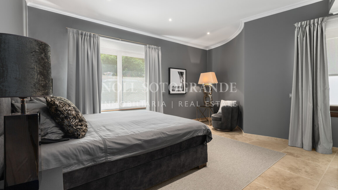 Villa zum Verkauf in El Herrojo, Benahavis